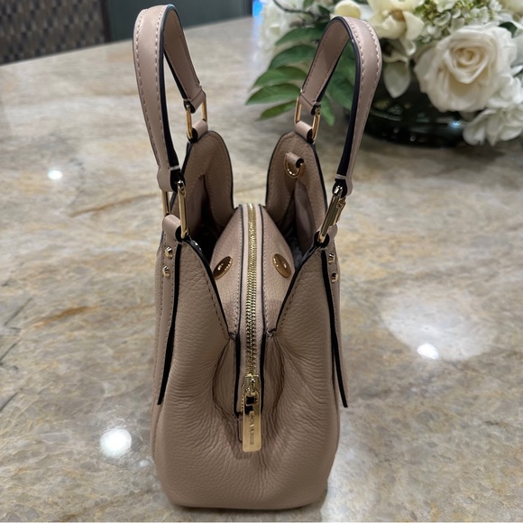 MICHAEL KORS MK Arlo Small Pebbled Leather Crossbody Shoulder Bag Blush Beige - Picture 5 of 10